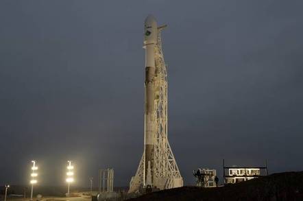 falcon_9_on_launchpad.jpg