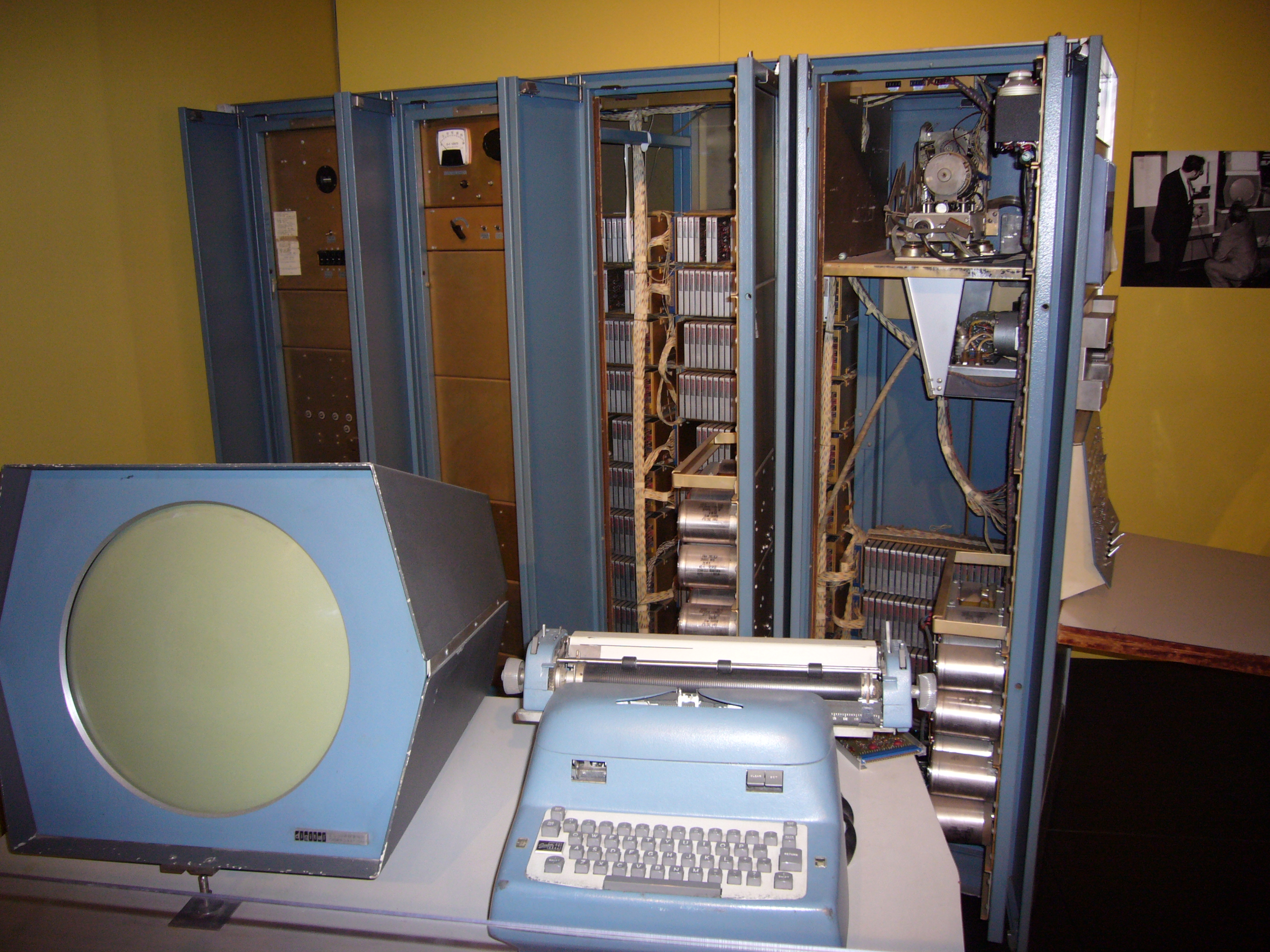 pdp-1_1.jpg